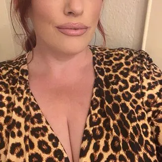 CurvyliciousMom