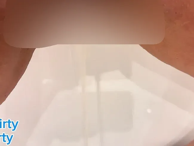 Nahaufnahme von meiner pissenden Muschi