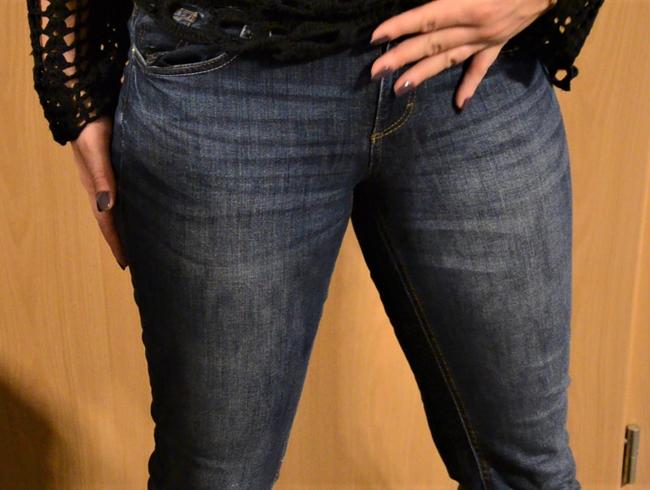 Userwunsch erfüllt!!! Geil in meine enge Jeans gepisst!